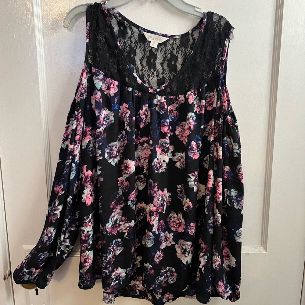 Cold shoulder long sleeves